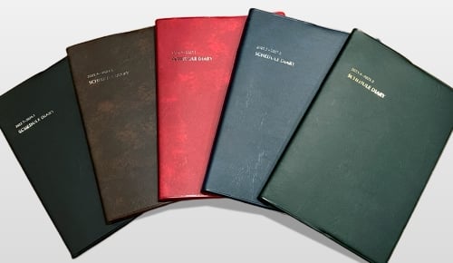 耐久性が高く高級感のあるレザーの装丁